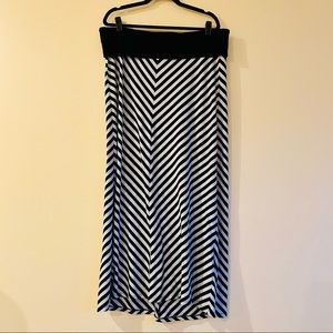 Torrid Striped Maxi Skirt - 2 - Black/White
